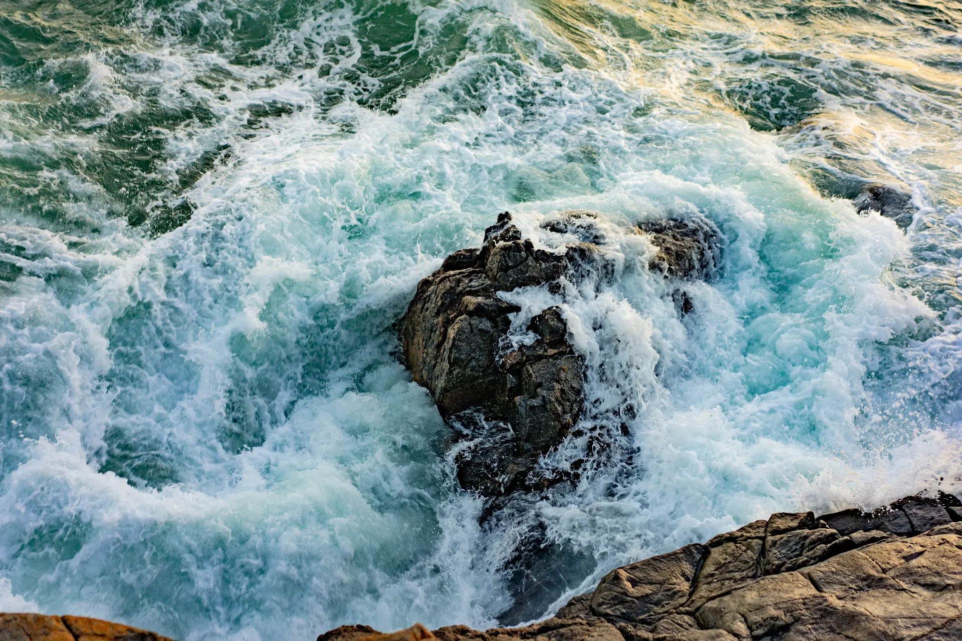 isaac-sloman-QBYf1HLyrhI-unsplash-min