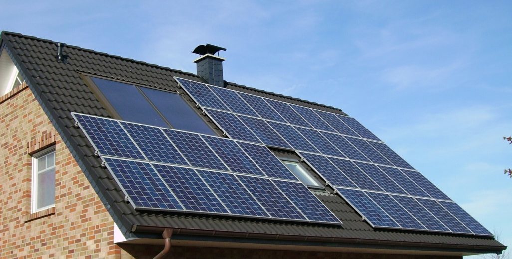 solar-panel-array-1591358_1280-e1504811876991