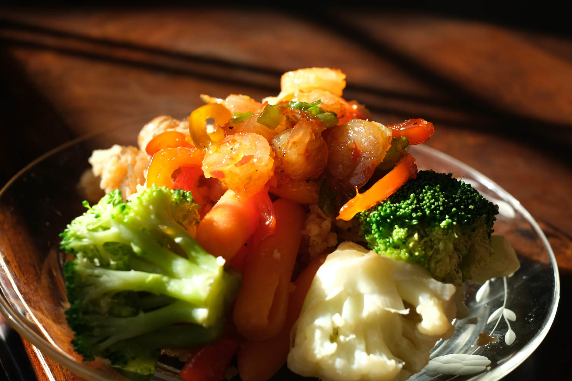 vegetable bowl with broccoli and cauliflower
