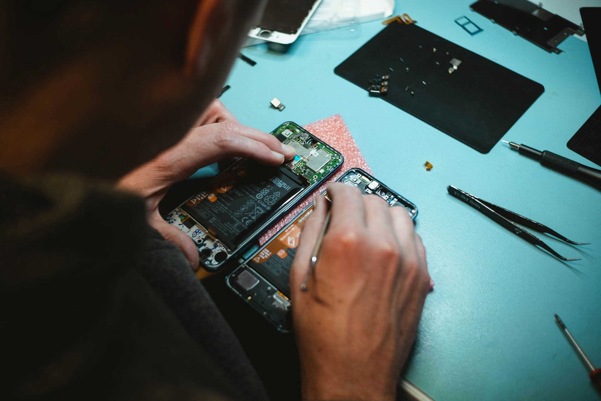 Is a Repairable Phone a Good Choice for You?