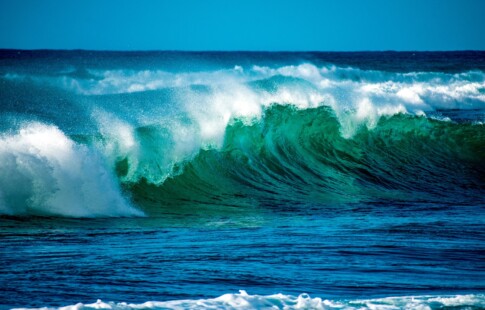 wave energy advantages and disadvantages