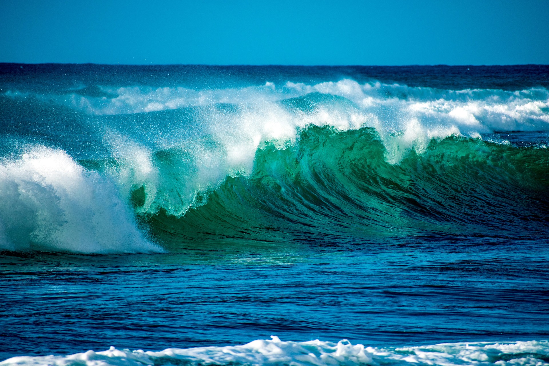 wave energy advantages and disadvantages